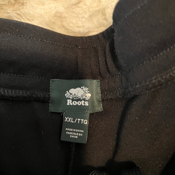 Roots black pull on work pants. EUC. Pintuck down the front of the leg. - Picture 2 of 2